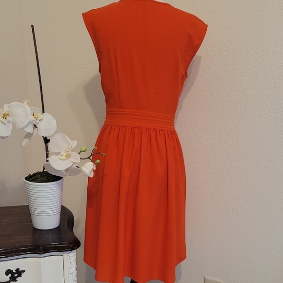 Elegant Red Women's Dress - Picture 3 of 5